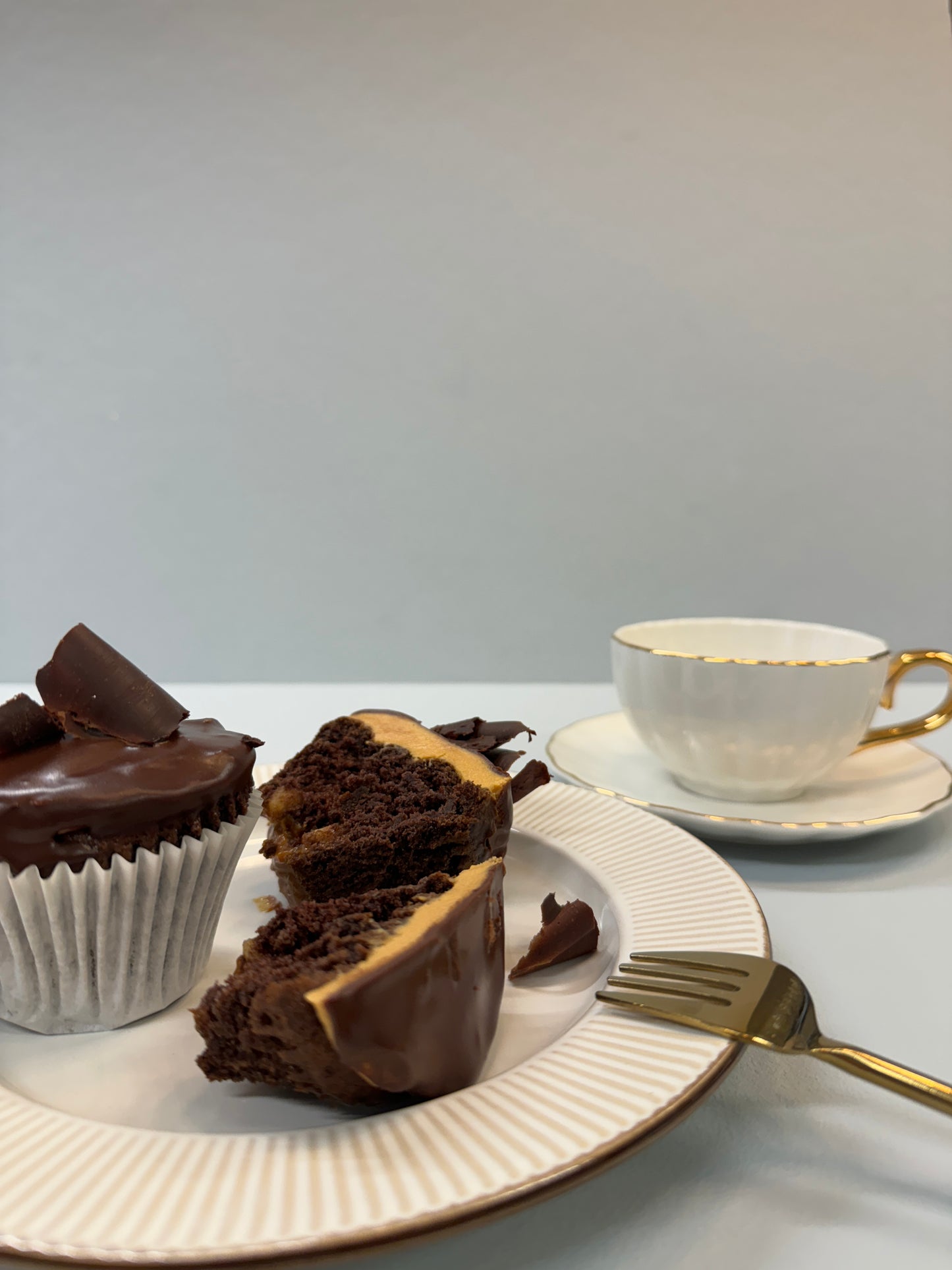 CUPCAKE - CHOCOLATE WITH CARAMEL
