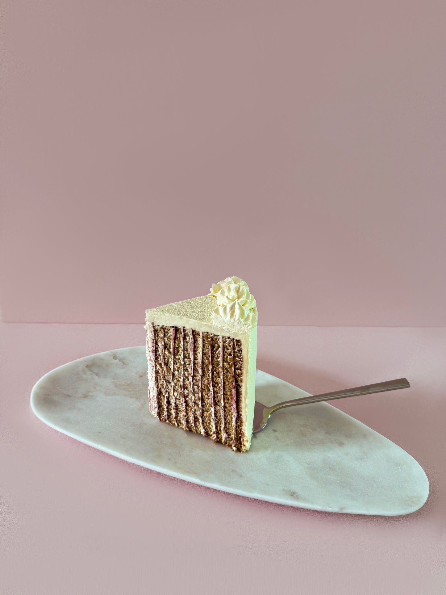 BERRY VELVET VERTICAL CAKE