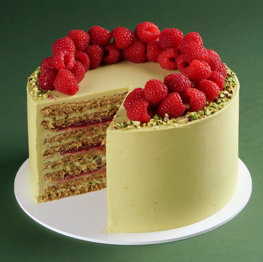 PISTACHIO RASPBERRY CAKE